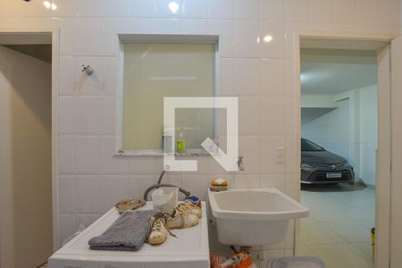 Casa de condomínio à venda com 247m², 4 quartos e 4 vagas Casa de condomínio à venda com 247m², 4 quartos e 4 vagasÁrea de Serviço