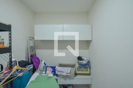 Casa de condomínio à venda com 247m², 4 quartos e 4 vagas Casa de condomínio à venda com 247m², 4 quartos e 4 vagasQuarto de Serviço