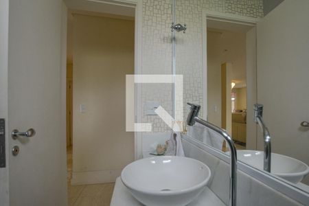 Casa de condomínio à venda com 247m², 4 quartos e 4 vagas Casa de condomínio à venda com 247m², 4 quartos e 4 vagasLavabo