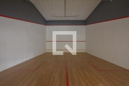 Casa de condomínio à venda com 247m², 4 quartos e 4 vagas Casa de condomínio à venda com 247m², 4 quartos e 4 vagasÁrea comum - quadra