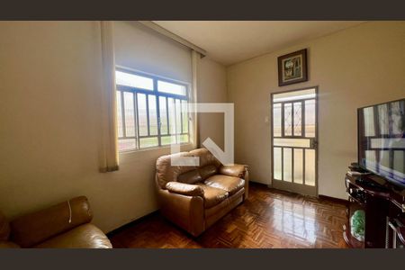 Sala  de casa à venda com 3 quartos, 152m² em Boa Vista, Belo Horizonte