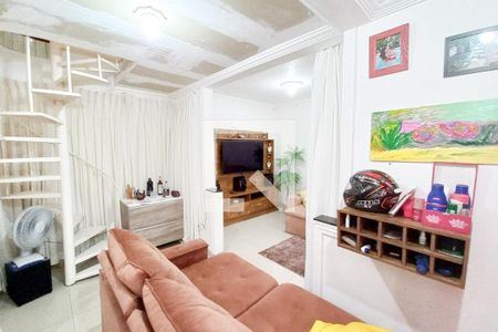 Casa à venda com 282m², 4 quartos e 3 vagas Casa à venda com 282m², 4 quartos e 3 vagasSala - Casa 2