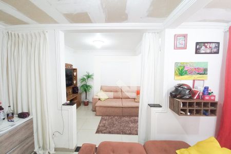 Casa à venda com 282m², 4 quartos e 3 vagas Casa à venda com 282m², 4 quartos e 3 vagasSala - Casa 2