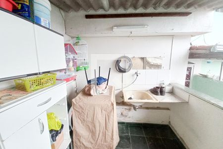 Casa à venda com 282m², 4 quartos e 3 vagas Casa à venda com 282m², 4 quartos e 3 vagasÁrea de Serviço - Casa 2