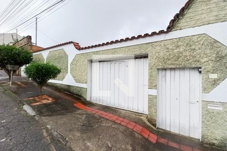 Casa à venda com 282m², 4 quartos e 3 vagas