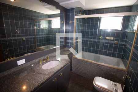 Apartamento à venda com 275m², 4 quartos e 3 vagasBanheiro do Quarto 1