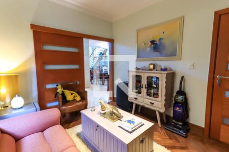 Casa à venda com 250m², 3 quartos e 3 vagasQuarto 1/Escritório