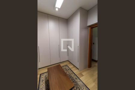 Casa à venda com 250m², 3 quartos e 3 vagasCloset da suíte 1