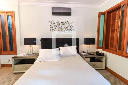 Casa à venda com 250m², 3 quartos e 3 vagasSuíte 1