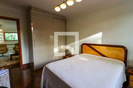 Casa à venda com 250m², 3 quartos e 3 vagasSuíte 2