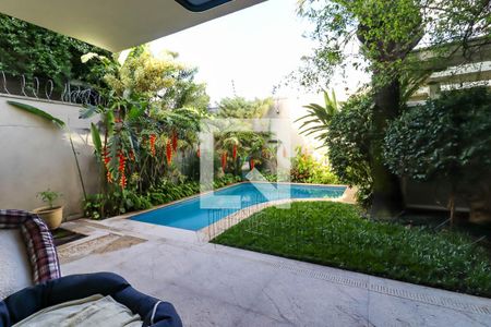 Casa à venda com 250m², 3 quartos e 3 vagasPiscina