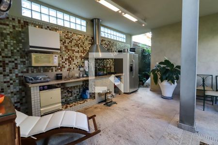 Casa à venda com 250m², 3 quartos e 3 vagasChurrasqueira