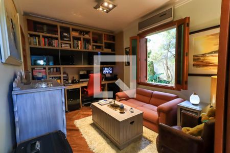 Casa à venda com 250m², 3 quartos e 3 vagasQuarto 1/Escritório