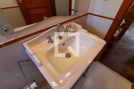 Casa à venda com 250m², 3 quartos e 3 vagasBanheiro da Suíte 2