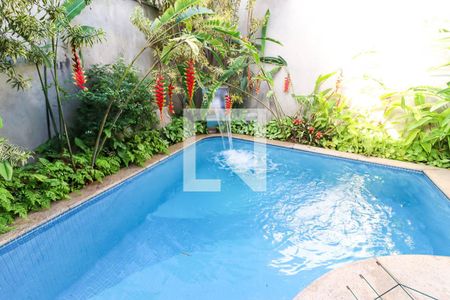 Casa à venda com 250m², 3 quartos e 3 vagasÁrea comum - Piscina