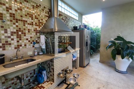 Casa à venda com 250m², 3 quartos e 3 vagasChurrasqueira