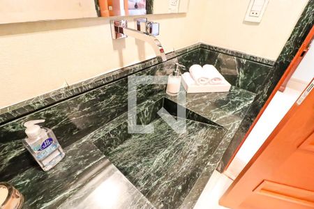 Casa à venda com 250m², 3 quartos e 3 vagasLavabo