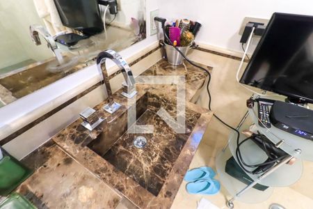 Casa à venda com 250m², 3 quartos e 3 vagasBanheiro da Suíte 1