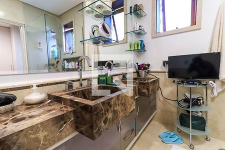 Casa à venda com 250m², 3 quartos e 3 vagasBanheiro da Suíte 1