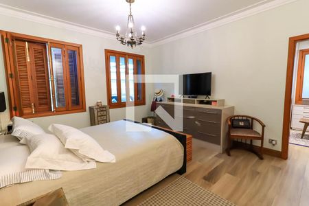 Casa à venda com 250m², 3 quartos e 3 vagasSuíte 1