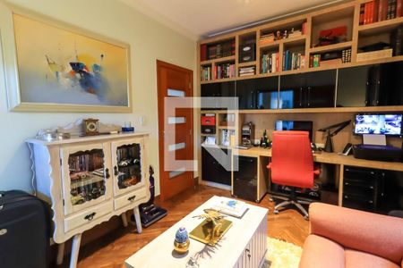 Casa à venda com 250m², 3 quartos e 3 vagasQuarto 1/Escritório