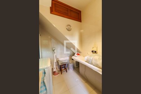 Casa à venda com 250m², 3 quartos e 3 vagasÁrea de Serviço