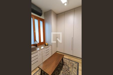 Casa à venda com 250m², 3 quartos e 3 vagasCloset da suíte 1
