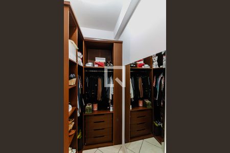 Casa à venda com 280m², 2 quartos e 2 vagasCloset do Quarto 1 - Suíte