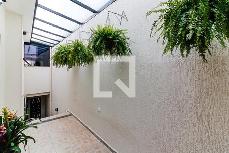 Casa à venda com 280m², 2 quartos e 2 vagasEscada de Acesso da Casa