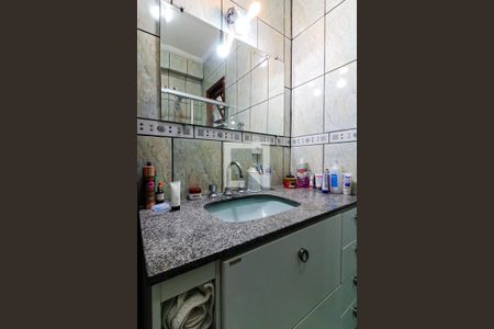 Casa à venda com 280m², 2 quartos e 2 vagasBanheiro do Quarto 1 - Suíte