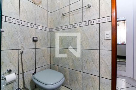 Casa à venda com 280m², 2 quartos e 2 vagasBanheiro do Quarto 1 - Suíte