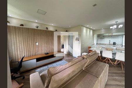 Sala de apartamento para alugar com 2 quartos, 87m² em Jardim Tupanci, Barueri