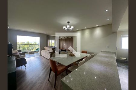 Sala de apartamento para alugar com 2 quartos, 87m² em Jardim Tupanci, Barueri