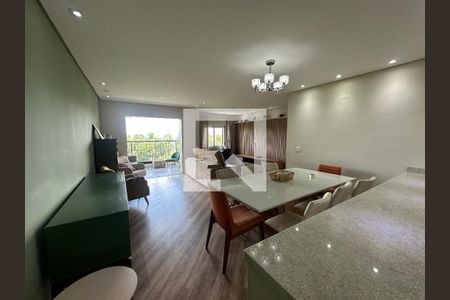 Sala de apartamento para alugar com 2 quartos, 87m² em Jardim Tupanci, Barueri