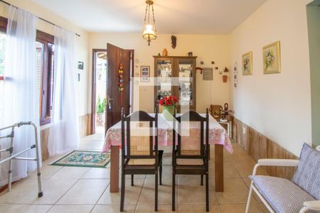 Sala de casa à venda com 3 quartos, 111m² em Espírito Santo, Porto Alegre