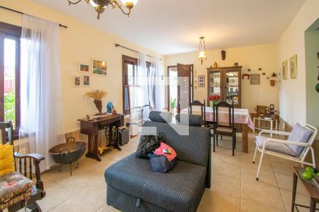 Sala de casa à venda com 3 quartos, 111m² em Espírito Santo, Porto Alegre