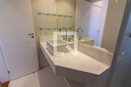 Apartamento para alugar com 238m², 3 quartos e 3 vagasBanheiro, suíte 2