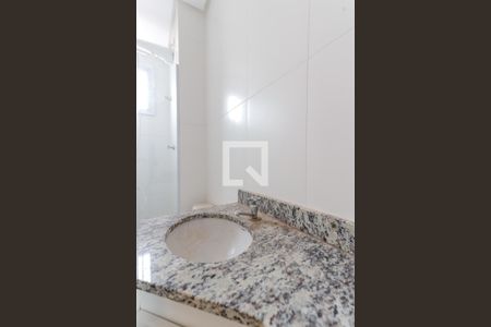 Banheiro de apartamento para alugar com 1 quarto, 34m² em Vila Mazzei, São Paulo