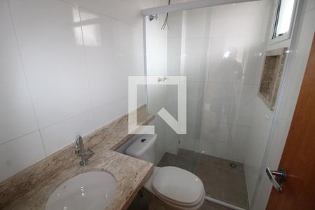Banheiro de apartamento para alugar com 1 quarto, 27m² em Vila Alpina, São Paulo