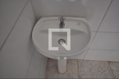 Banheiro de apartamento para alugar com 1 quarto, 40m² em Parque Ramos Freitas, São Paulo