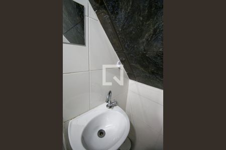 Banheiro de casa para alugar com 1 quarto, 50m² em Vila Brasil, São Paulo