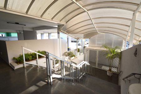 Apartamento à venda com 80m², 2 quartos e 1 vagaHall de entrada do condomínio