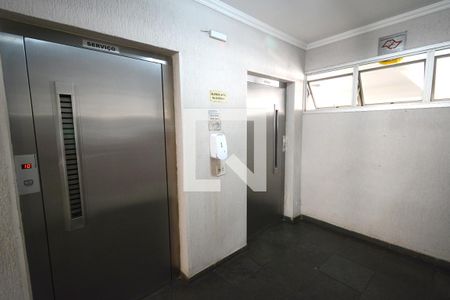 Apartamento à venda com 80m², 2 quartos e 1 vagaHall social