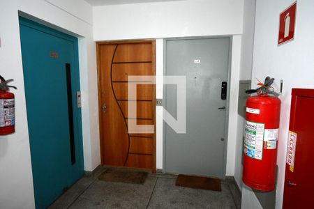 Apartamento à venda com 80m², 2 quartos e 1 vagaHall de entrada