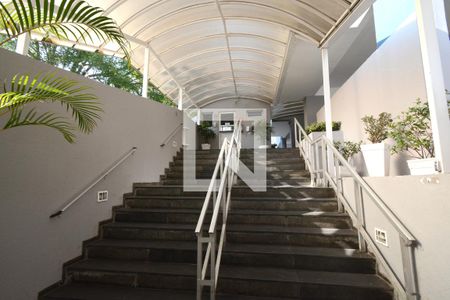 Apartamento à venda com 80m², 2 quartos e 1 vagaHall de entrada do condomínio