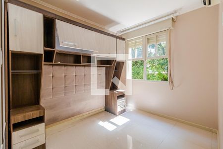 Quarto 2 de apartamento para alugar com 2 quartos, 54m² em Santo Antônio, Porto Alegre