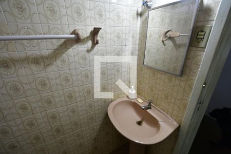 Casa à venda com 162m², 4 quartos e 2 vagasBanheiro