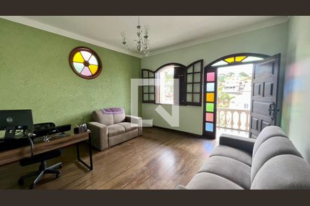 Sala de casa à venda com 4 quartos, 255m² em Álvaro Camargos, Belo Horizonte