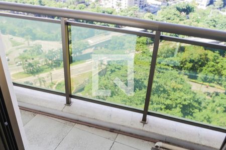 Apartamento à venda com 150m², 3 quartos e 2 vagasVaranda da Suíte 2