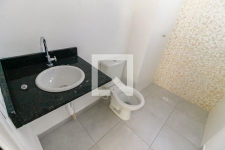 Banheiro de casa de condomínio para alugar com 1 quarto, 39m² em Vila Ernesto, São Paulo